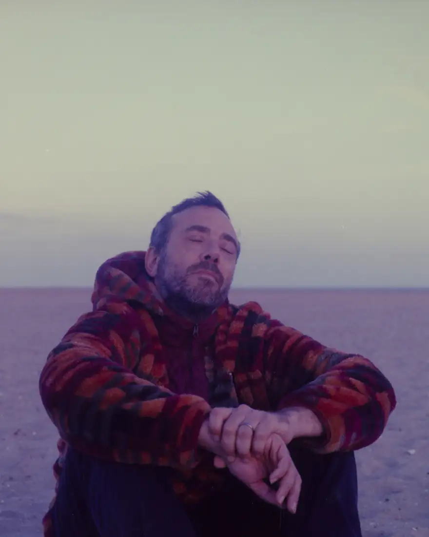 David Moore - Graze the Bell - Promo Pic 002_vertical [Nina Gofur]